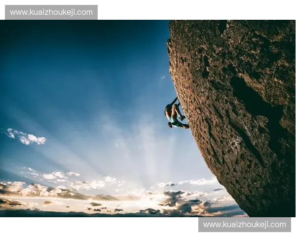 抱石运动的魅力与挑战探索:从基础技巧到极限突破的全面解析 抱石运动的魅力与挑战探索:从基础技巧到极限突破的全面解析